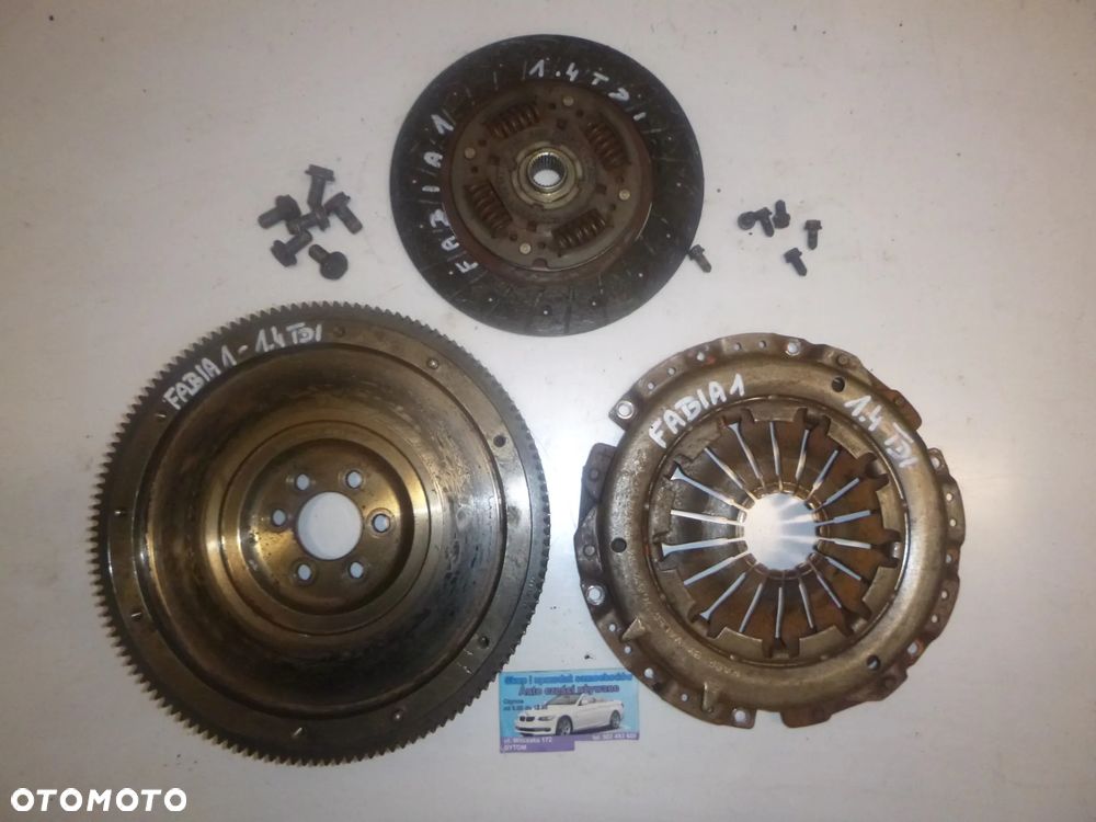 KOŁO ZAMACHOWE SPRZĘGŁO KOMPLETNE  SKODA FABIA I 1,4 TDI 2007r  045105273 - 1