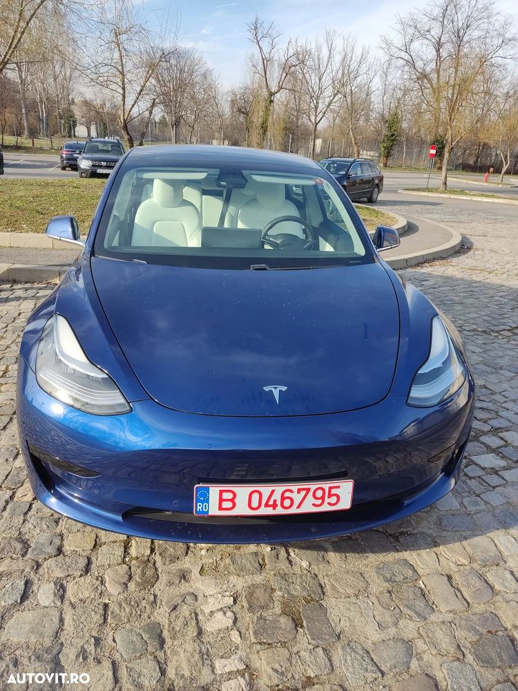 Tesla Model 3 - 2