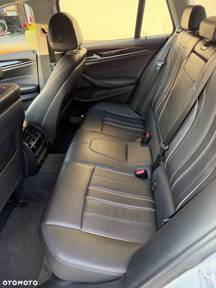 BMW Seria 5 530d xDrive Luxury Line - 2