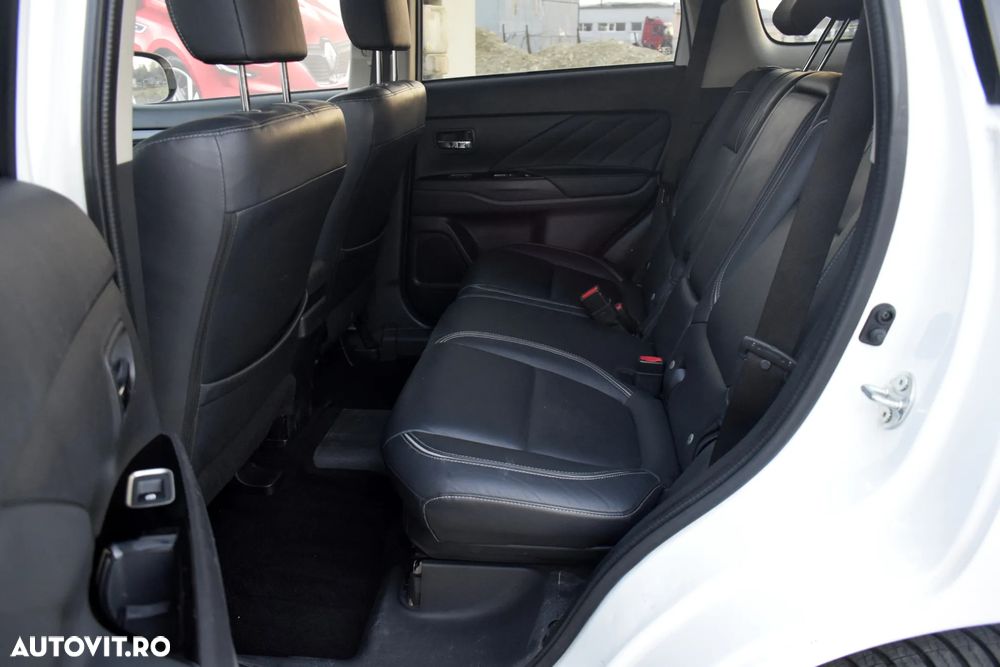 Mitsubishi Outlander 2.0 4WD - 11