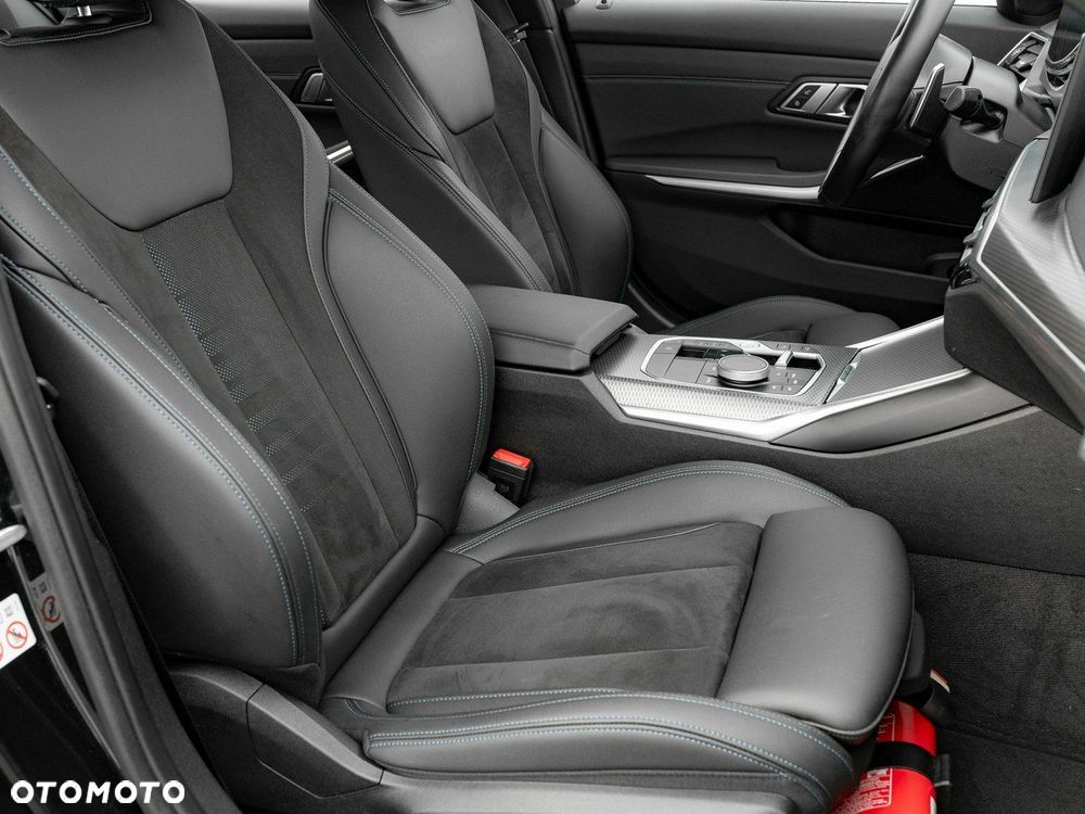 BMW Seria 3 320d xDrive M Sport sport - 32