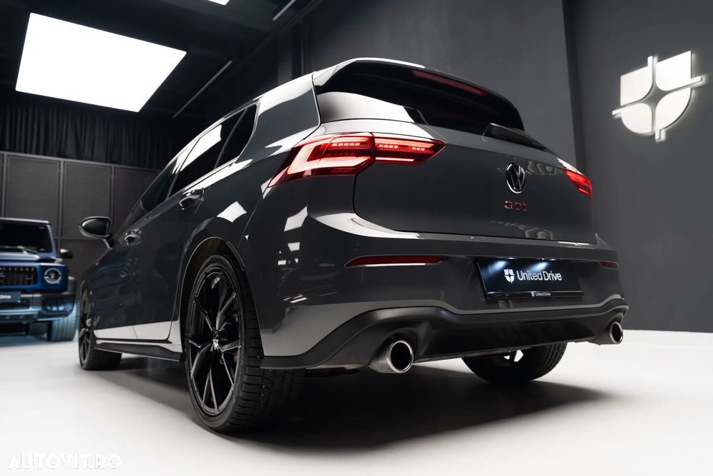 Volkswagen Golf 2.0 TSI DSG GTI - 32