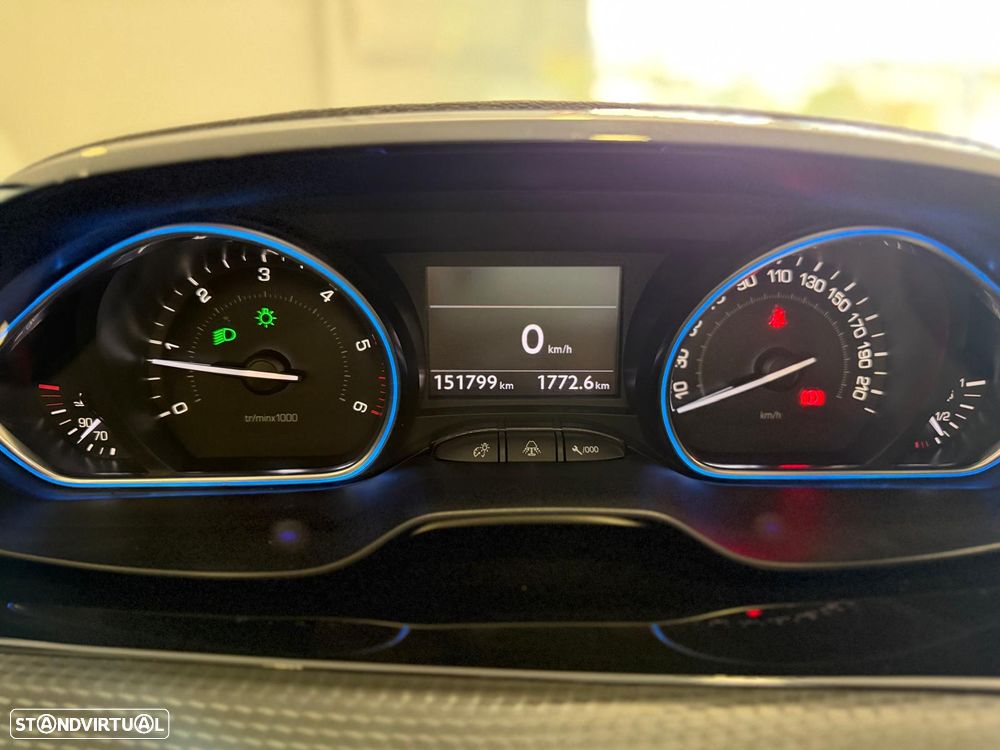 Peugeot 2008 1.6 e-HDi Allure - 8