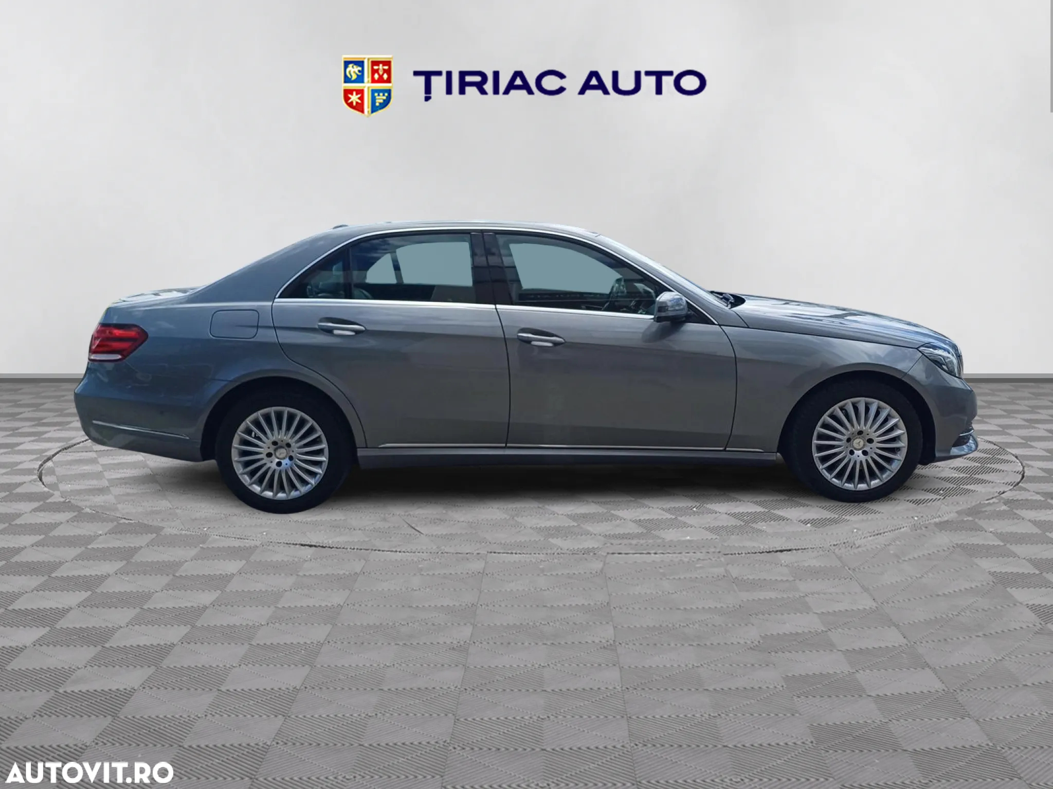 Mercedes-Benz E 250 BlueTEC 4Matic 7G-TRONIC Elegance - 6