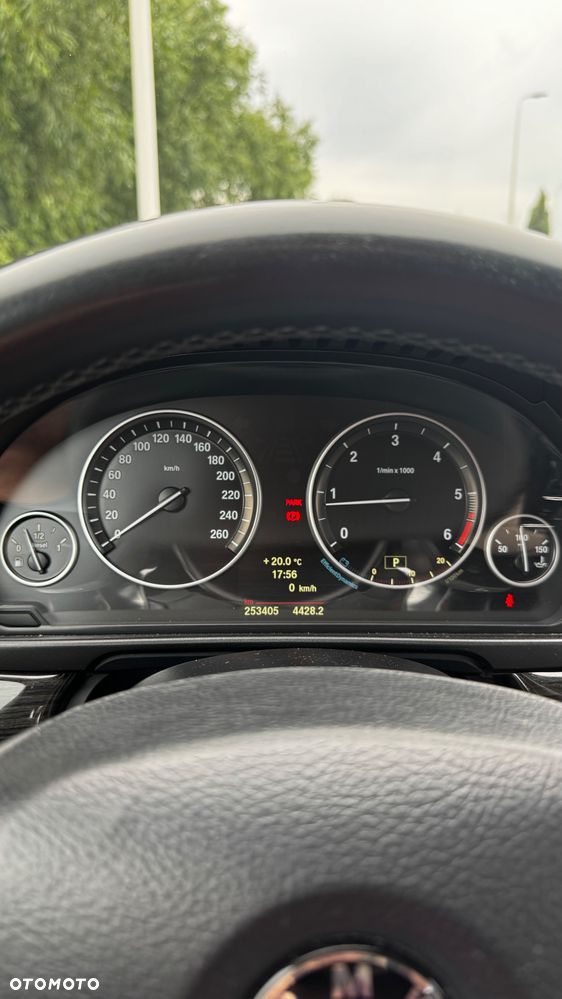BMW Seria 5 520d xDrive Luxury Line - 12
