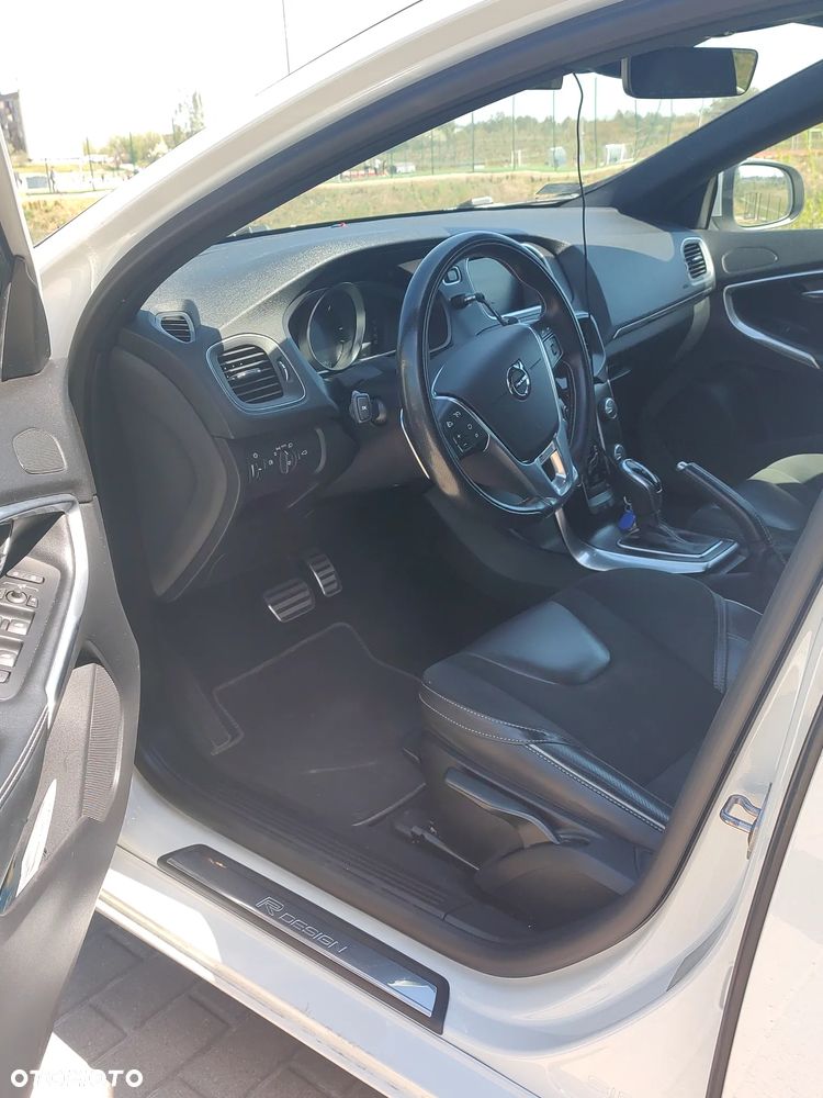 Volvo V40 D3 Drive-E R-Design Momentum - 5