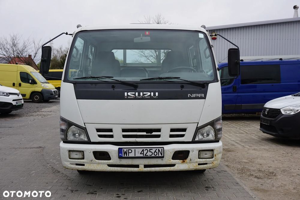 Isuzu NPR - 5