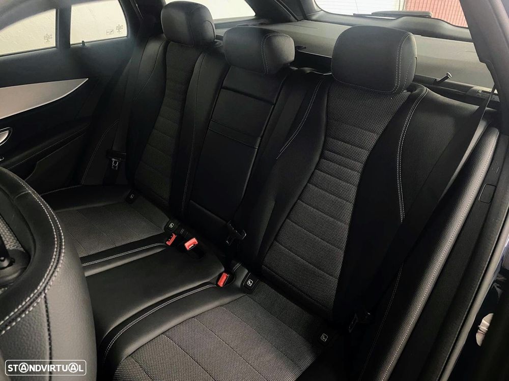 Mercedes-Benz E 300 de Avantgarde 4Matic - 12