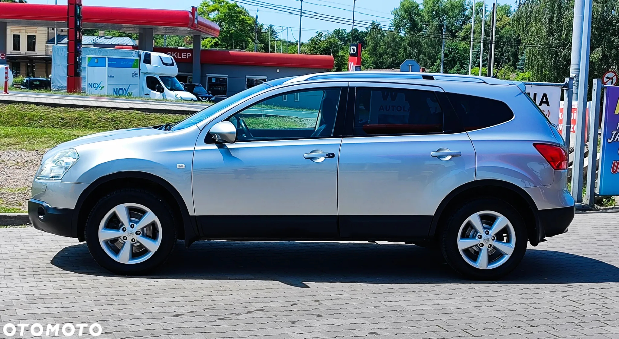 Nissan Qashqai+2 2.0 4x4 Tekna Premium - 2