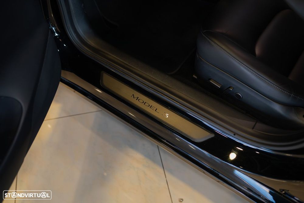 Tesla Model 3 Long-Range Dual Motor AWD - 19