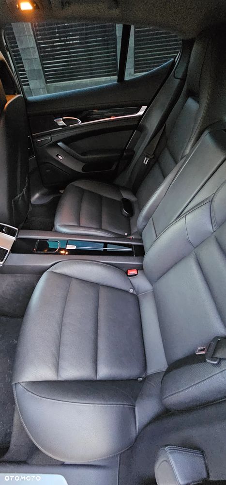 Porsche Panamera 4 - 5