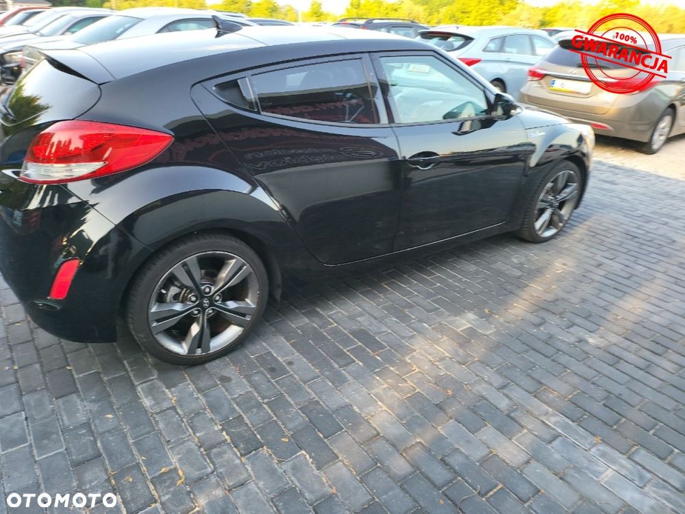 Hyundai Veloster - 11