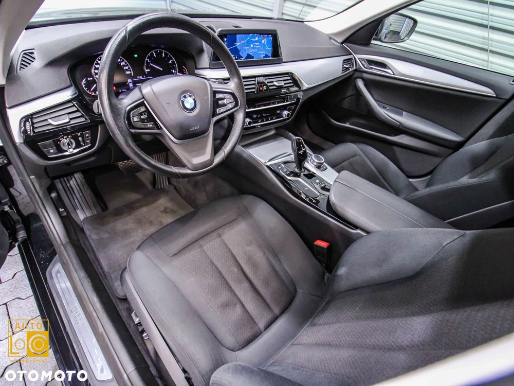 BMW Seria 5 518d - 17