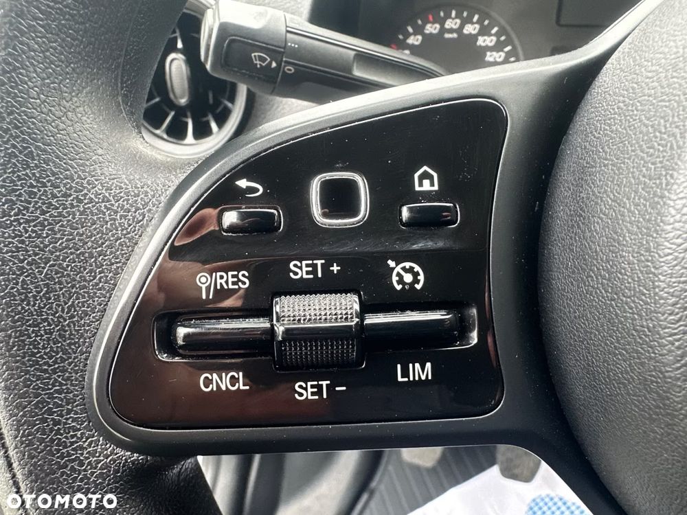 Mercedes-Benz Sprinter - 5