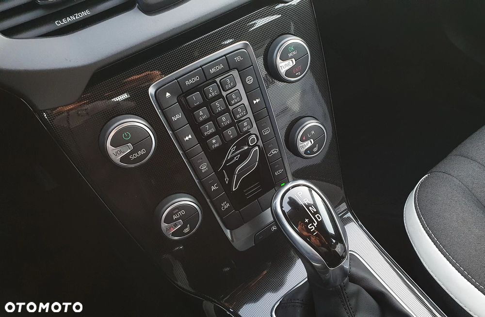 Volvo V40 Cross Country T3 Drive-E Dynamic Edition - 25