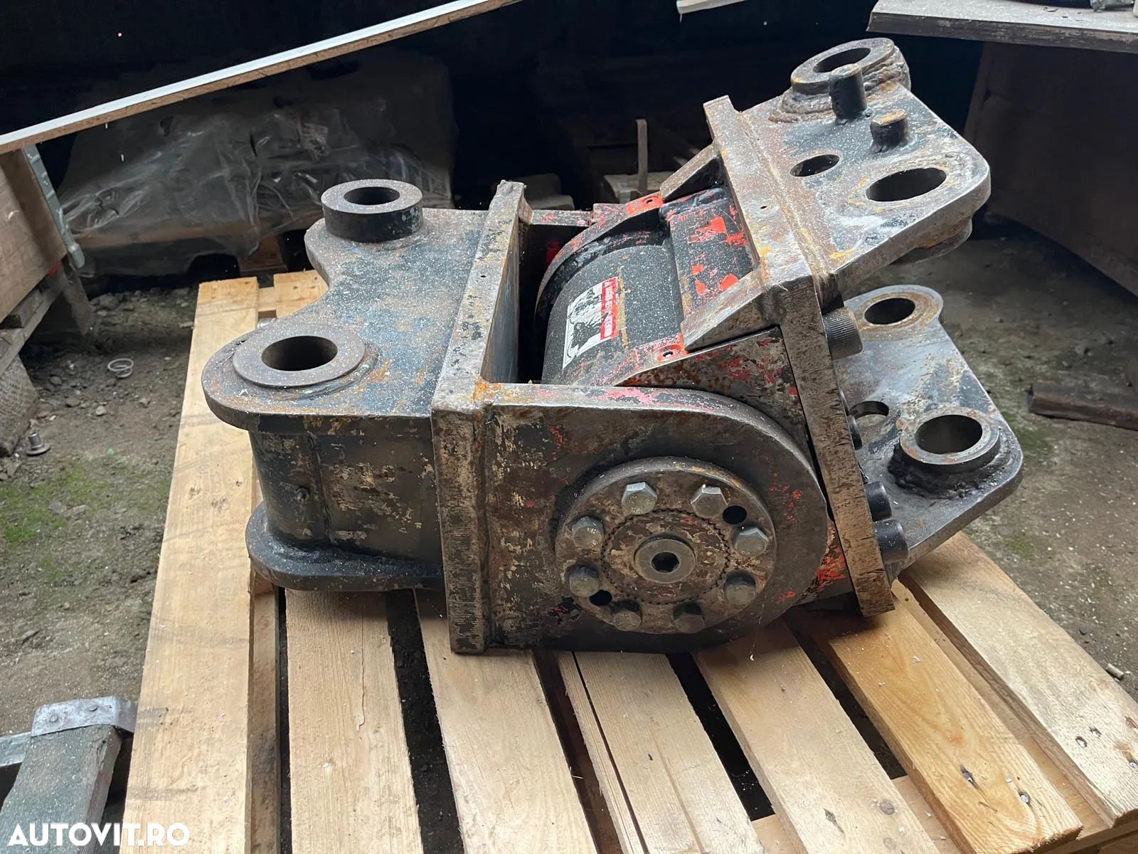 Sistem Powertilt Pentru excavatoare de 15-20 tone - 1