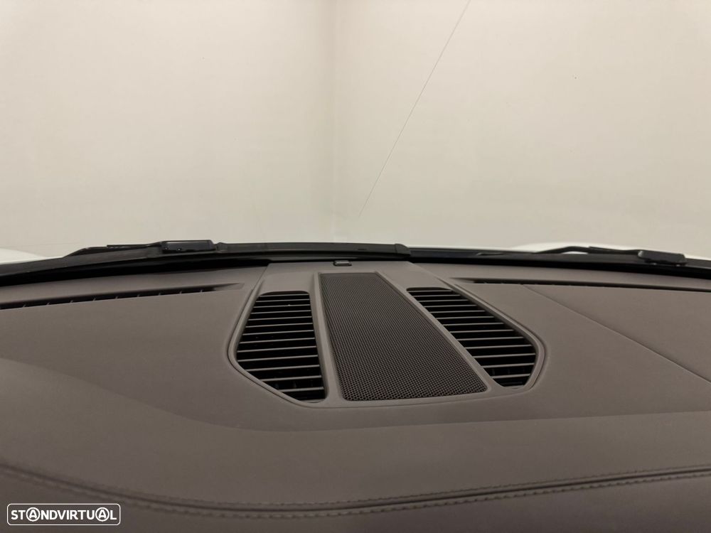 Porsche 911 (991) Carrera 2 - 42