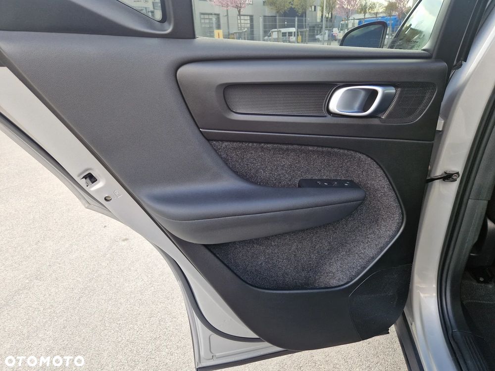 Volvo XC 40 B5 AWD Ultimate Dark - 15