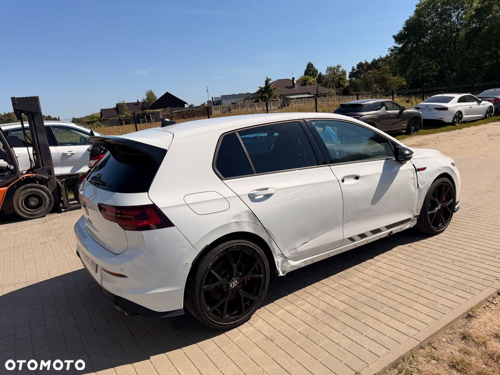 Volkswagen Golf - 15
