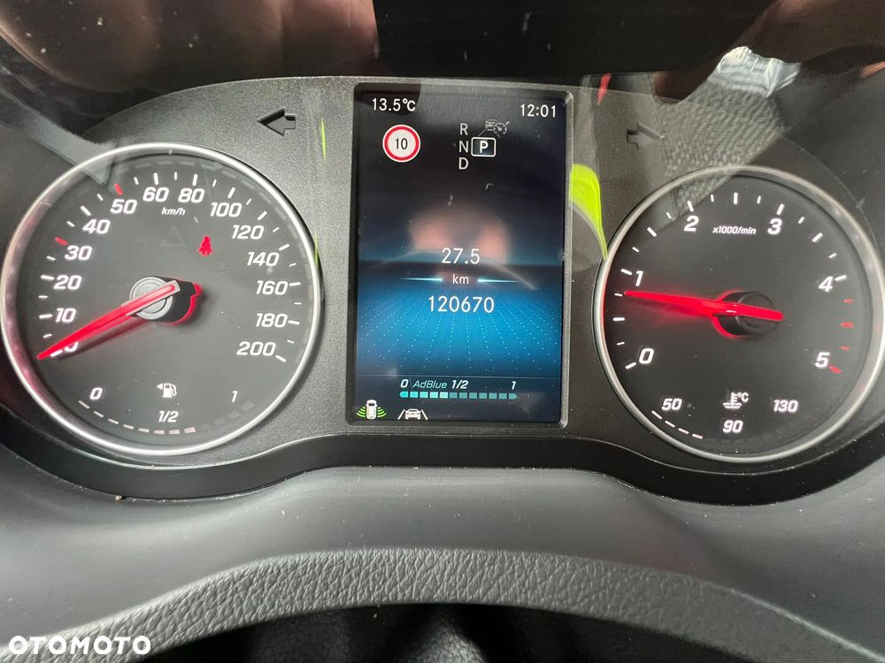 Mercedes-Benz Sprinter - 22