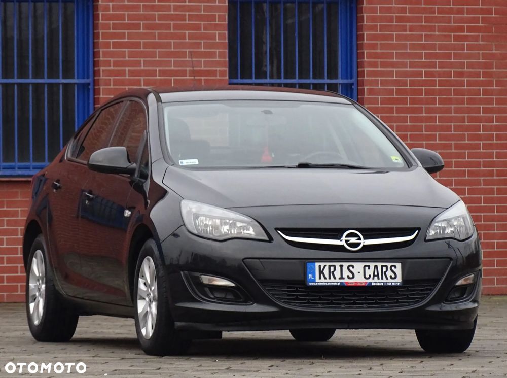 Opel Astra 1.4 T Executive - 3