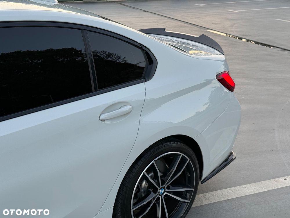 BMW Seria 3 330i xDrive M Sport - 12