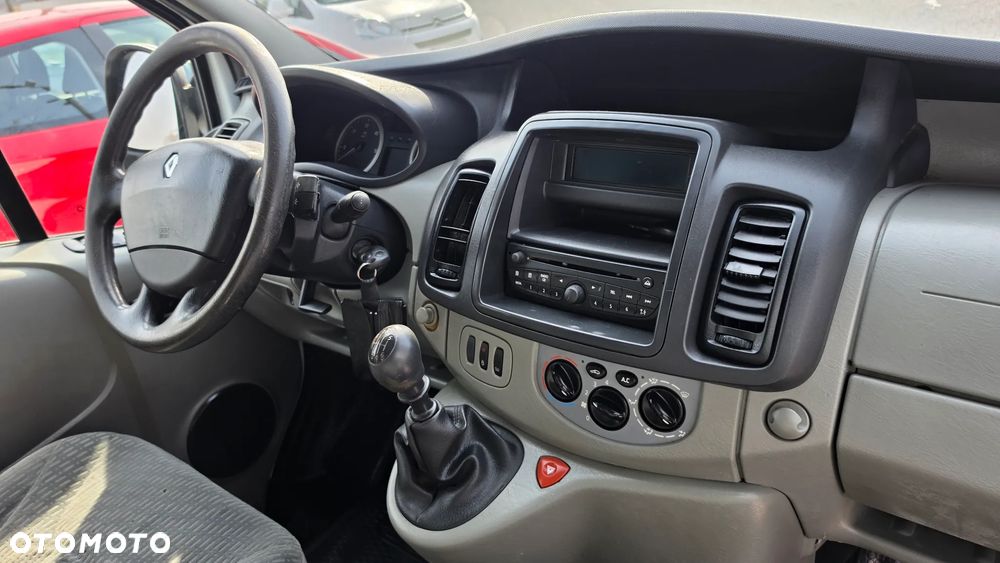 Renault TRAFIC - 13