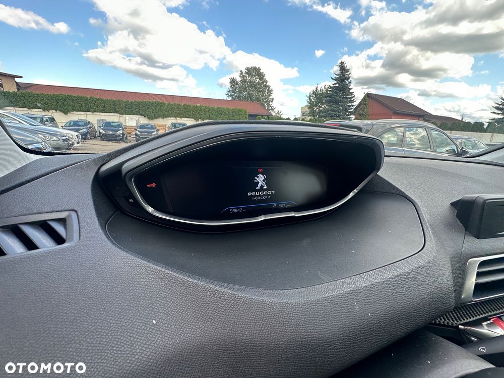 Peugeot 3008 1.2 PureTech GPF Allure S&S - 12