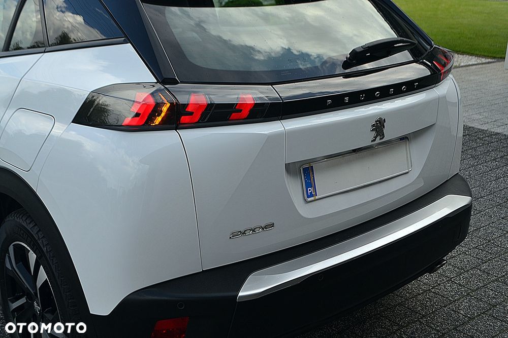 Peugeot 2008 BlueHDi 130 EAT8 GT Pack - 12