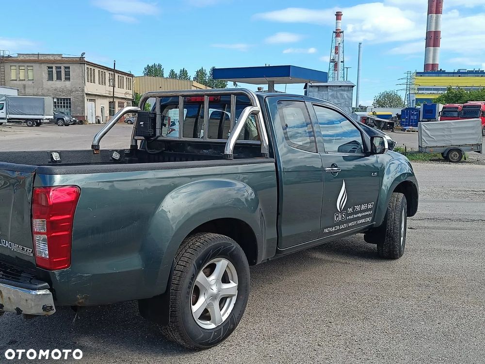 Isuzu D-Max 2.5 DC LS - 2