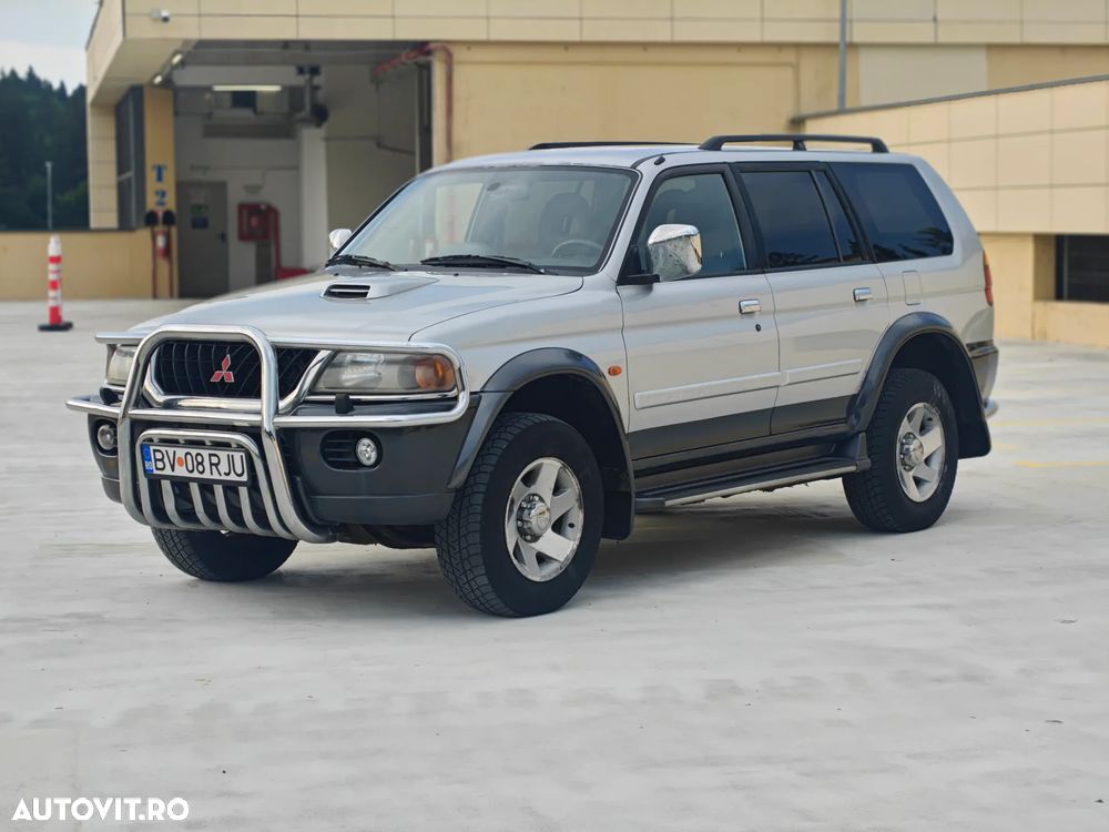 Mitsubishi Pajero Sport 2.5 TD GLS - 1