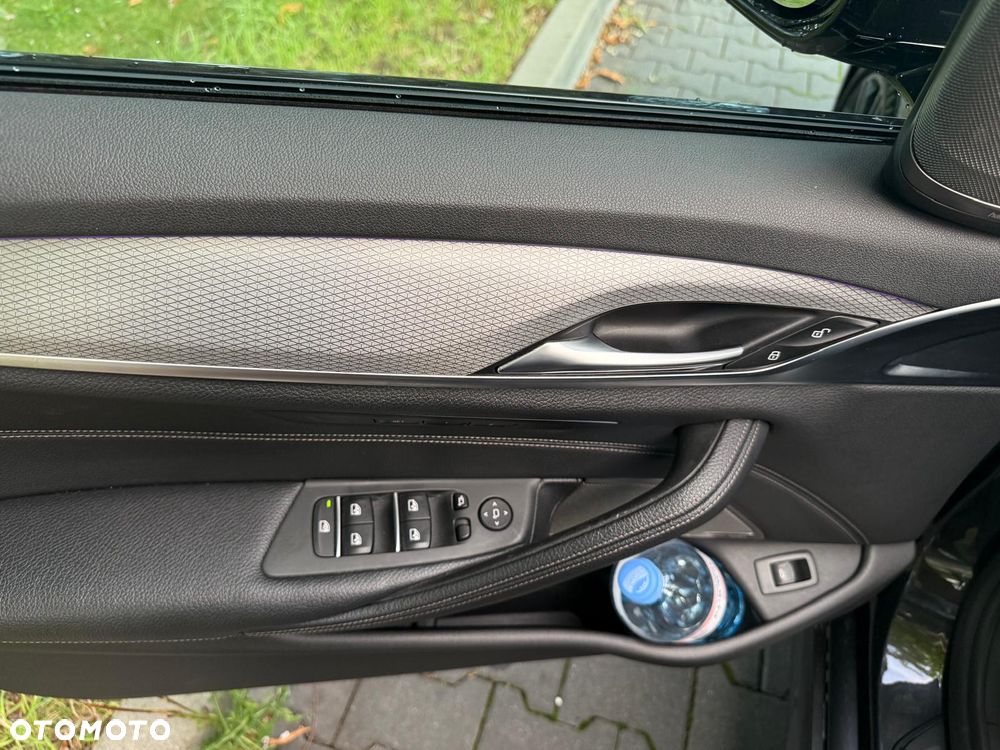 BMW Seria 5 520d xDrive - 12
