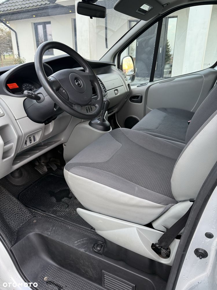 Opel Vivaro - 8