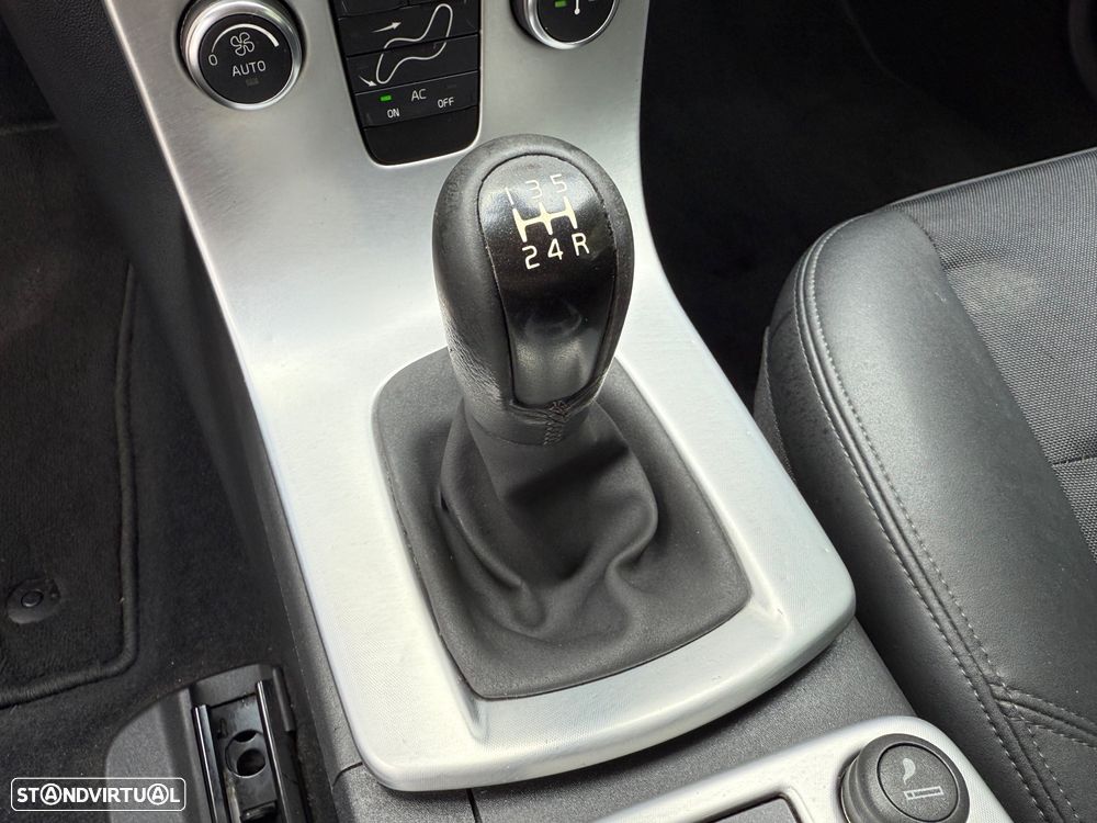 Volvo C30 1.6 D Drive Momentum - 27