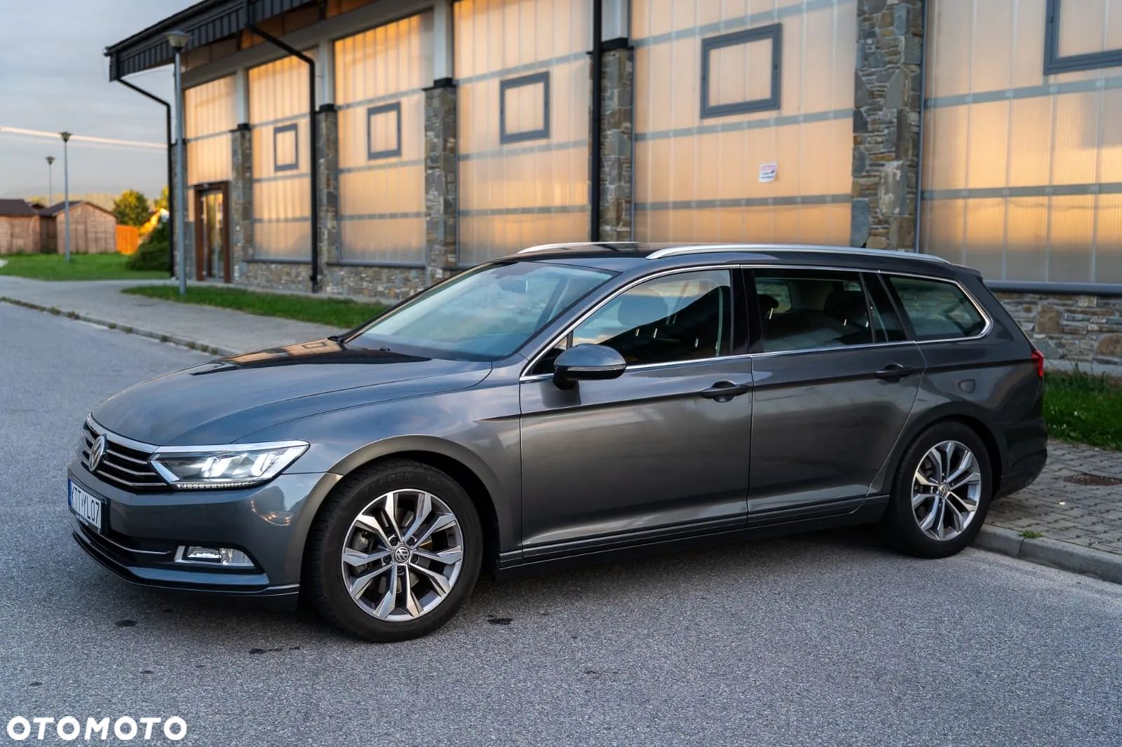 Volkswagen Passat - 1