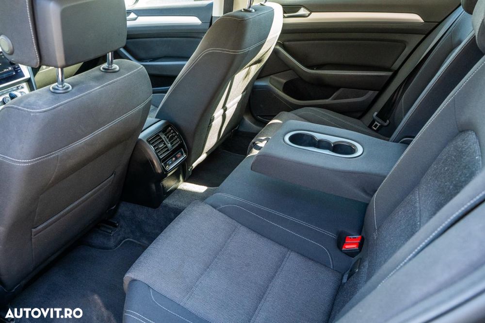 Volkswagen Passat 2.0 TDI SCR DSG Highline - 13