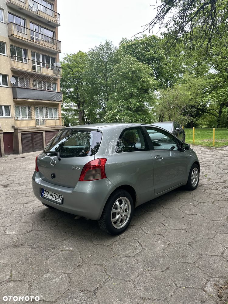 Toyota Yaris 1.3 Sol - 5