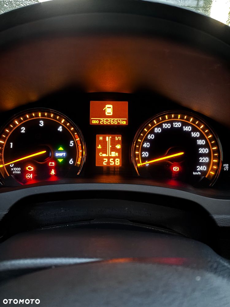 Toyota Avensis 2.0 D-4D Platinium - 23