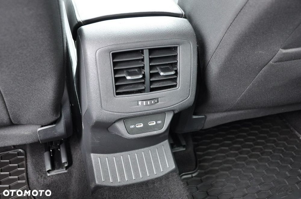 Volkswagen T-Roc 1.5 TSI Style DSG - 23