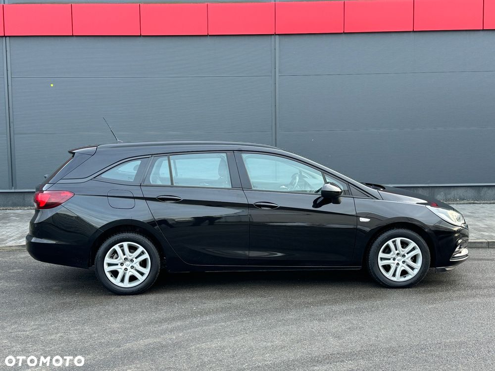 Opel Astra 1.6 CDTI Essentia - 10