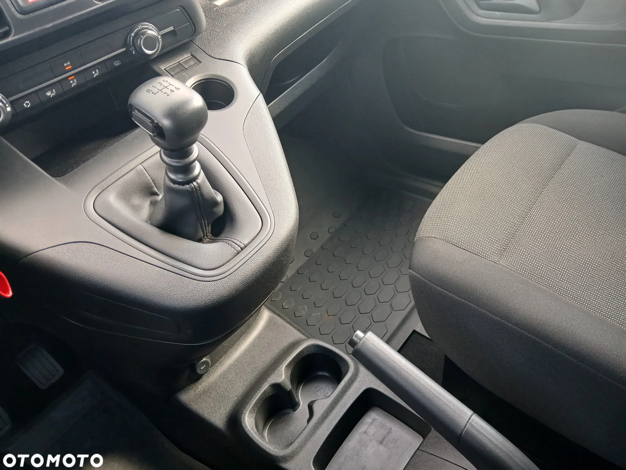Opel COMBO - 20