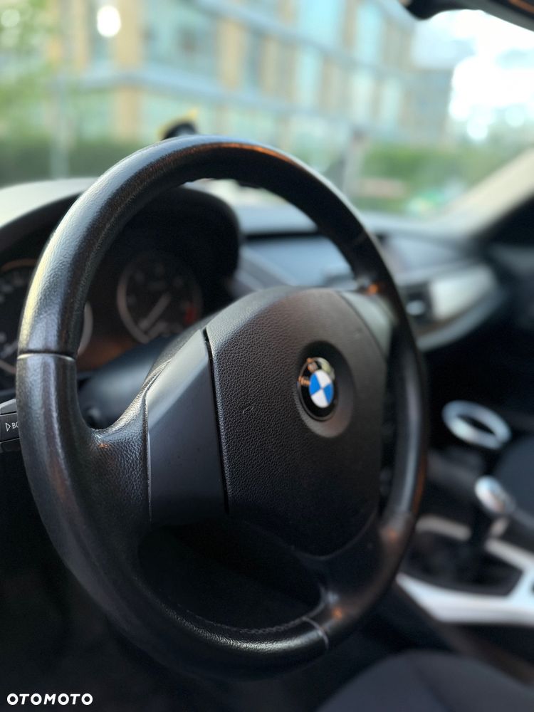 BMW X1 xDrive18d xLine - 11