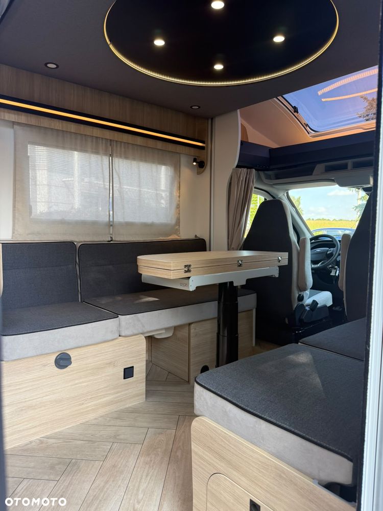 Ford Chausson 720 Titanium Line - 12