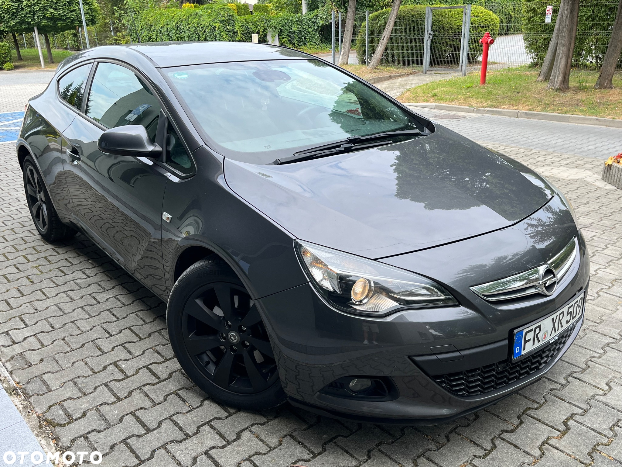Opel Astra GTC 1.4 Turbo - 2
