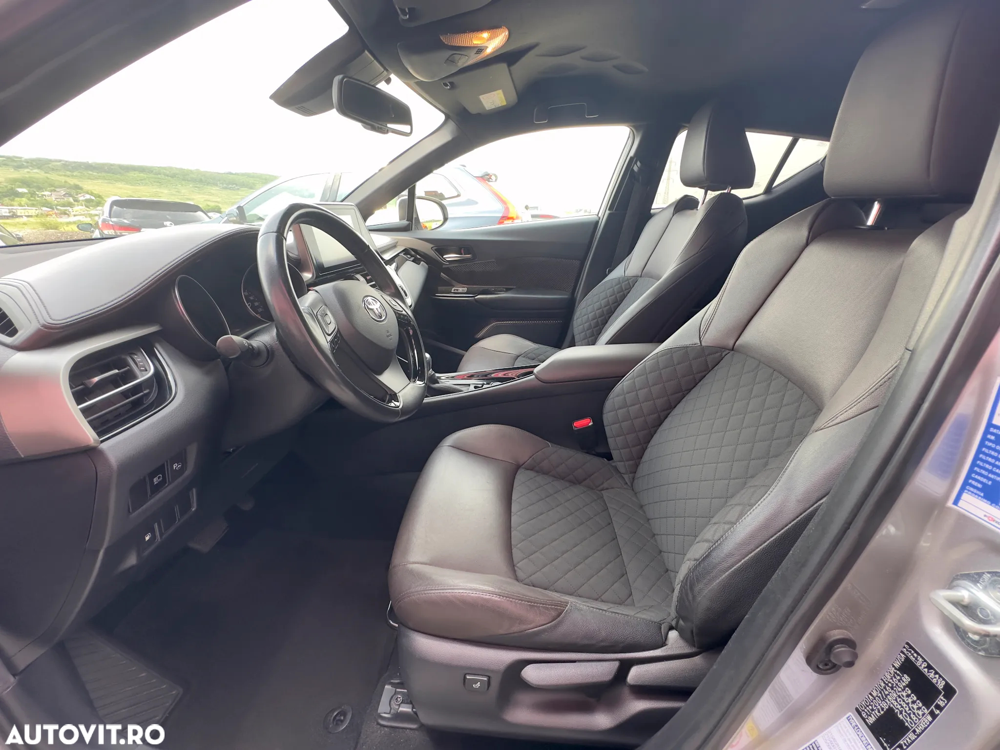 Toyota C-HR 1.8 HSD 122 CP 4x2 CVT Style - 11