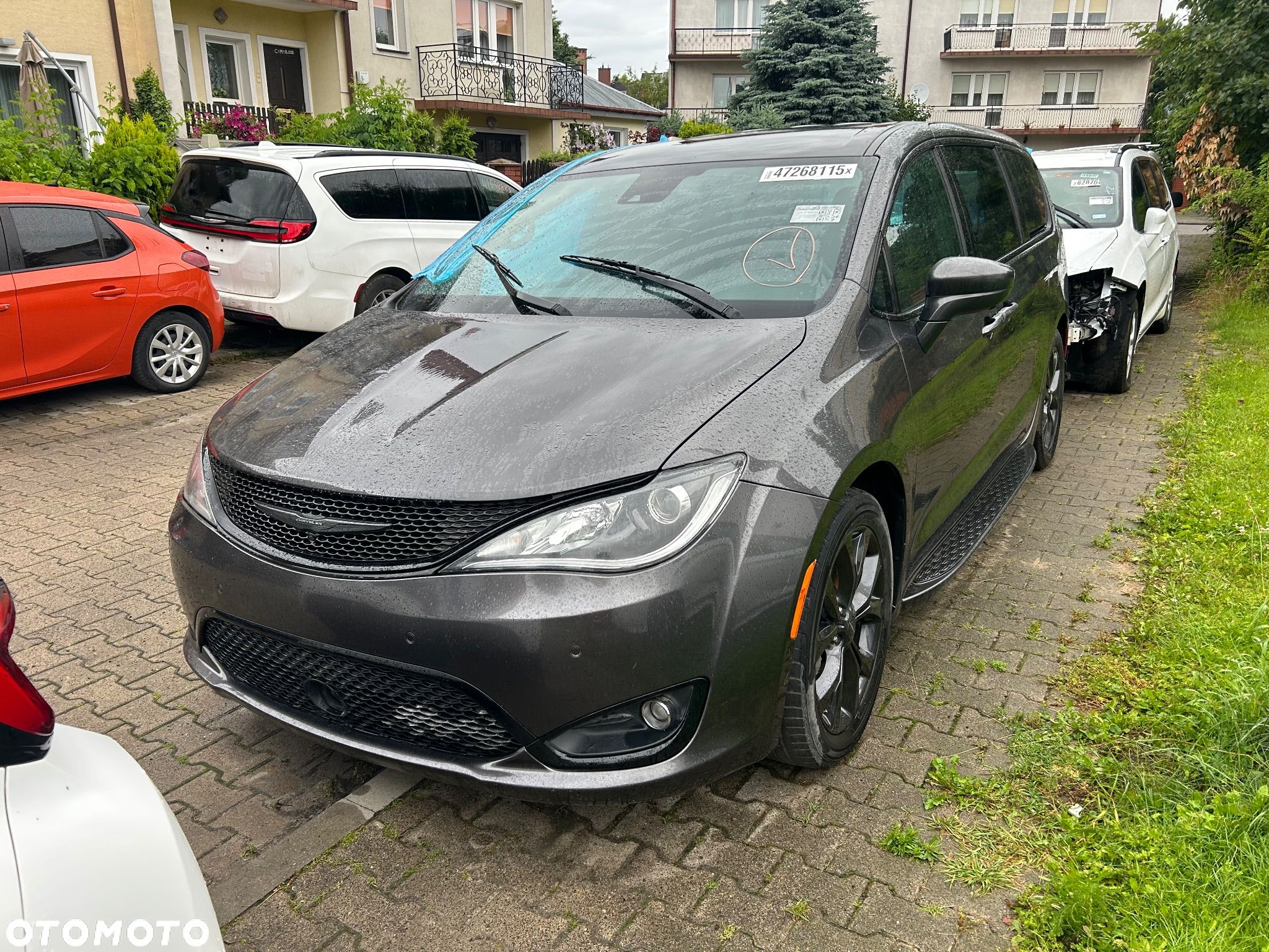 Chrysler Pacifica - 1