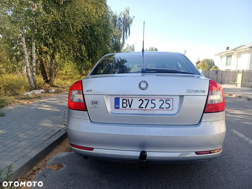 Skoda Octavia 1.6 Ambiente - 7