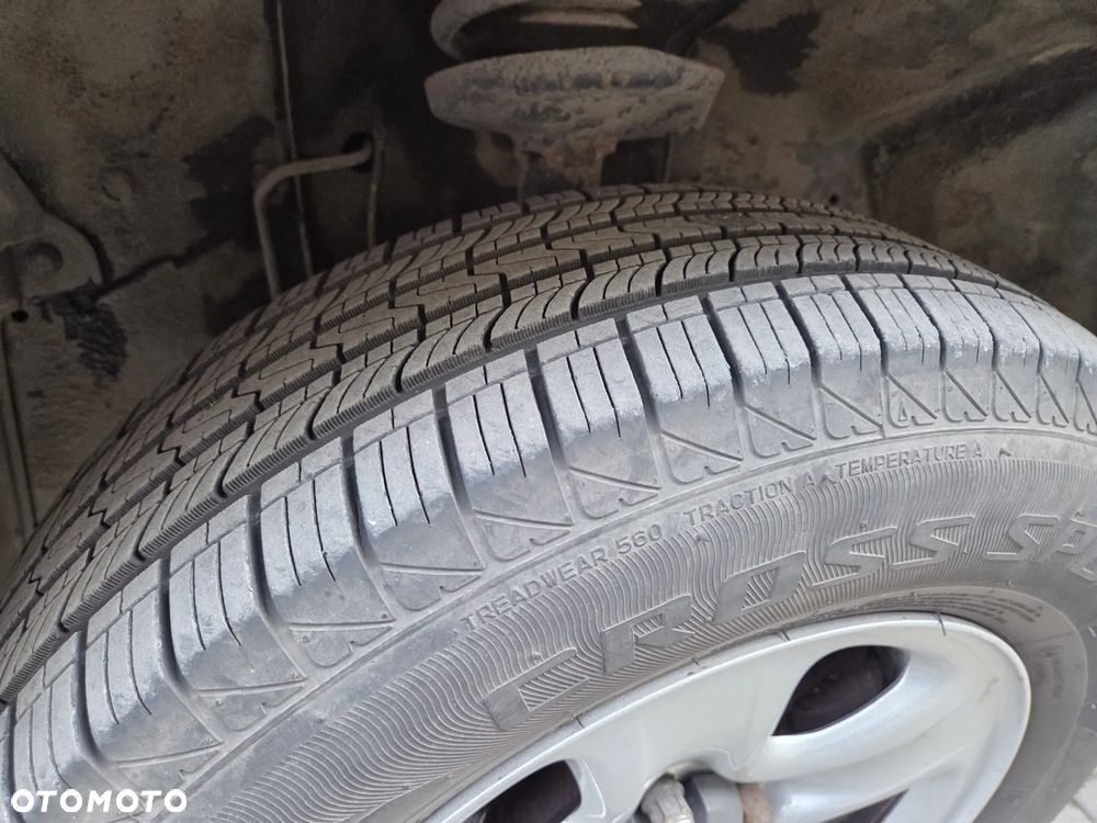 Suzuki Grand Vitara 2.0 Club Family - 8