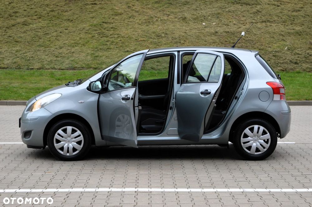 Toyota Yaris 1.0 Terra - 26