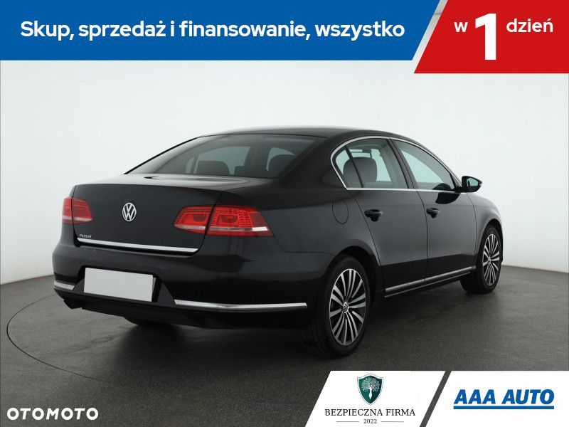 Volkswagen Passat - 6